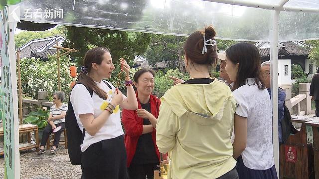 个传统佳节为何能全球圈粉无数j9九游会登录老外也玩嗨！这(图7)