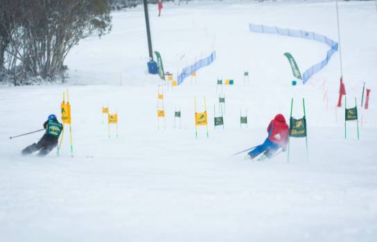 雪看极光你想都没想过的夏天！j9九游会俱乐部登录入口滑